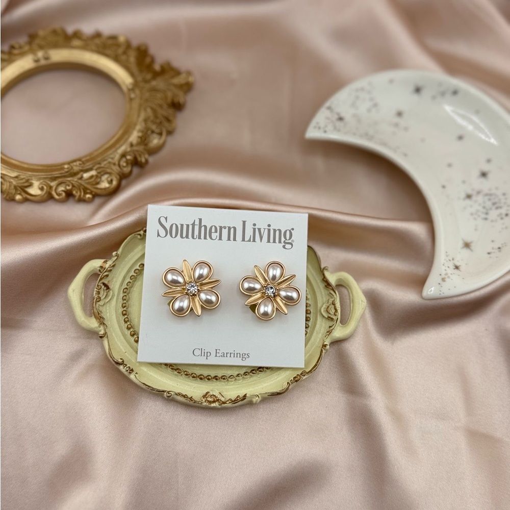 Southern Living Gold-Tone Clip Earrings – Elegant Floral Design - Picture 3 of 3